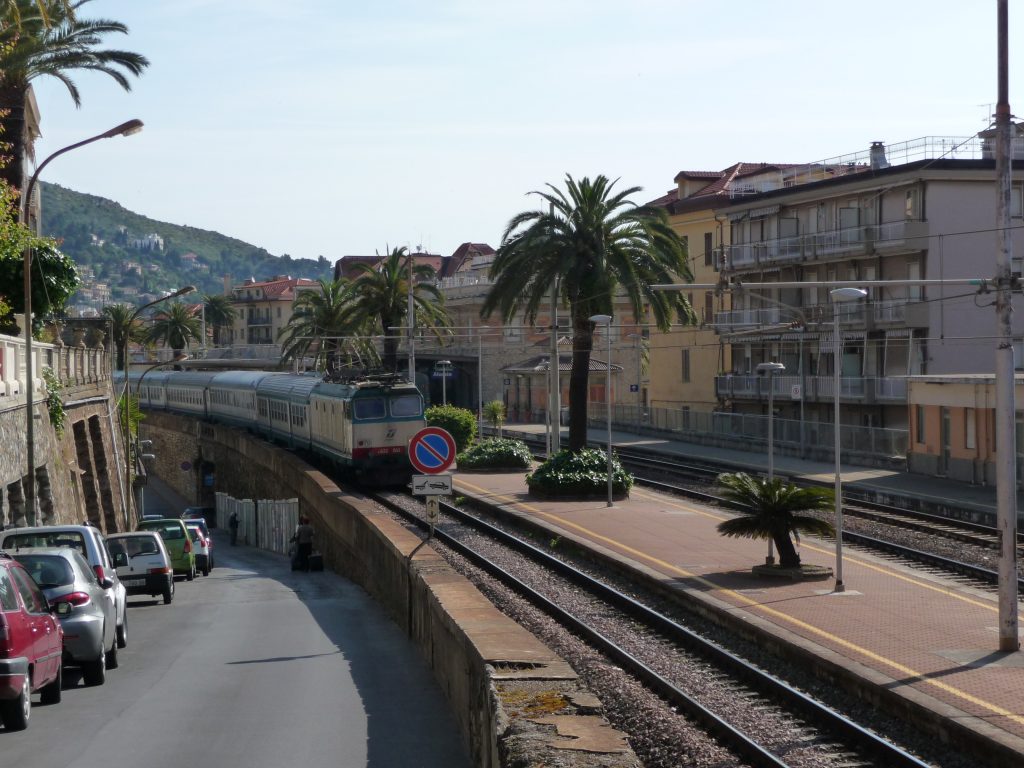 station Alassio, Ligurië, Italië