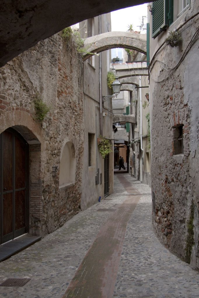 oude centrum Albenga, Ligurië, Italië 