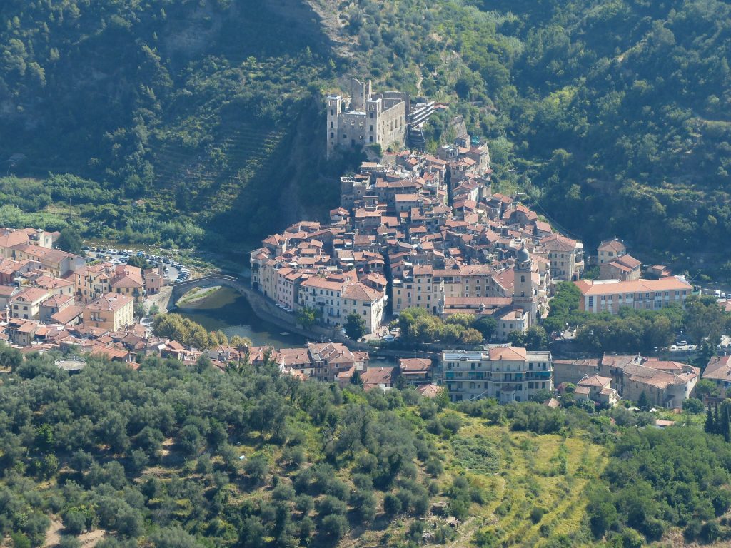 Dolceacqua, Ligurië, Italië (Ligurisch achterland)