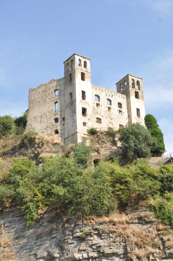 Kasteel Doria in Dolceacqua, Ligurië, Italië (Ligurisch achterland) (Castello dei Doria)