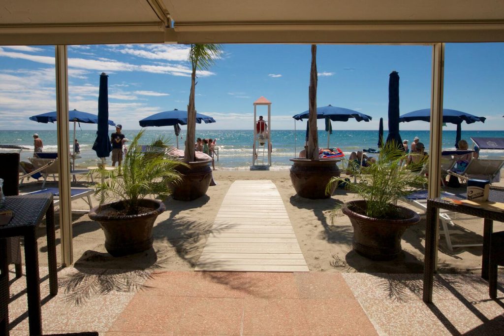 hotel aan het strand in Alassio