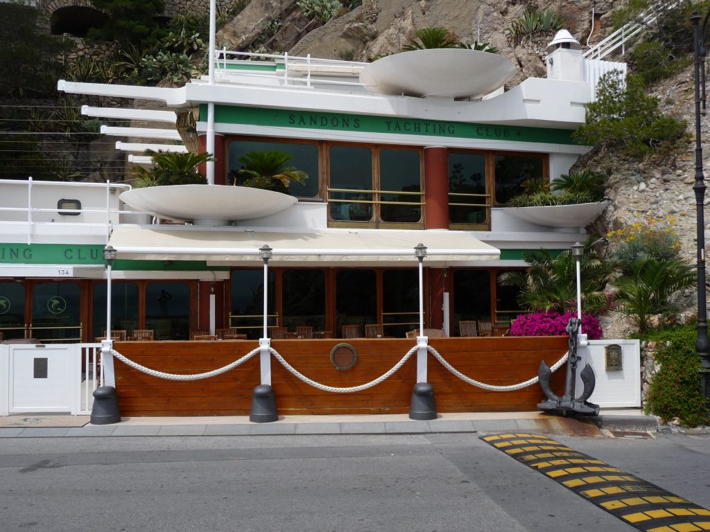 restaurant bij haven Alassio