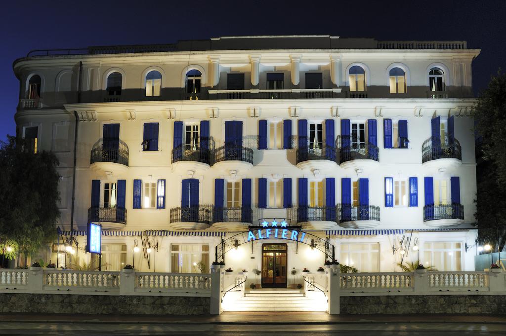 Hotel Alfieri, Alassio, bloemenrivièra, Italië *** www.alassio.nl