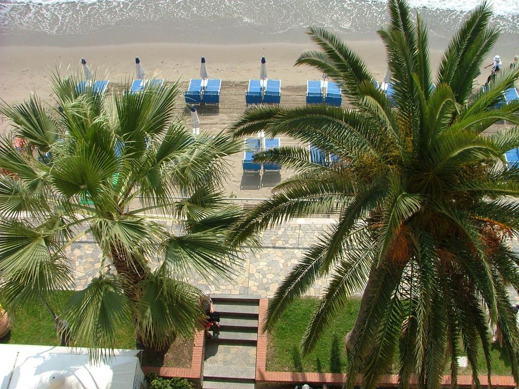 Hotel Danio Lungomare, Alassio, bloemenrivièra, Italië www.alassio.nl