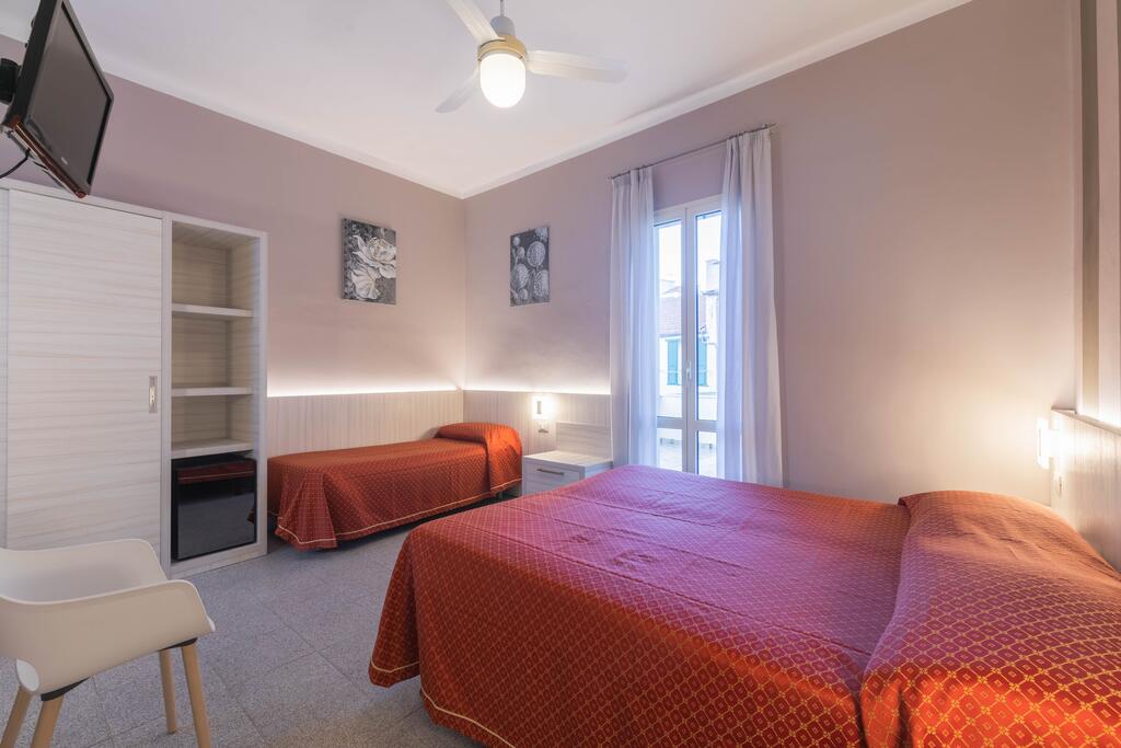 Hotel Danio Lungomare, Alassio, bloemenrivièra, Italië www.alassio.nl