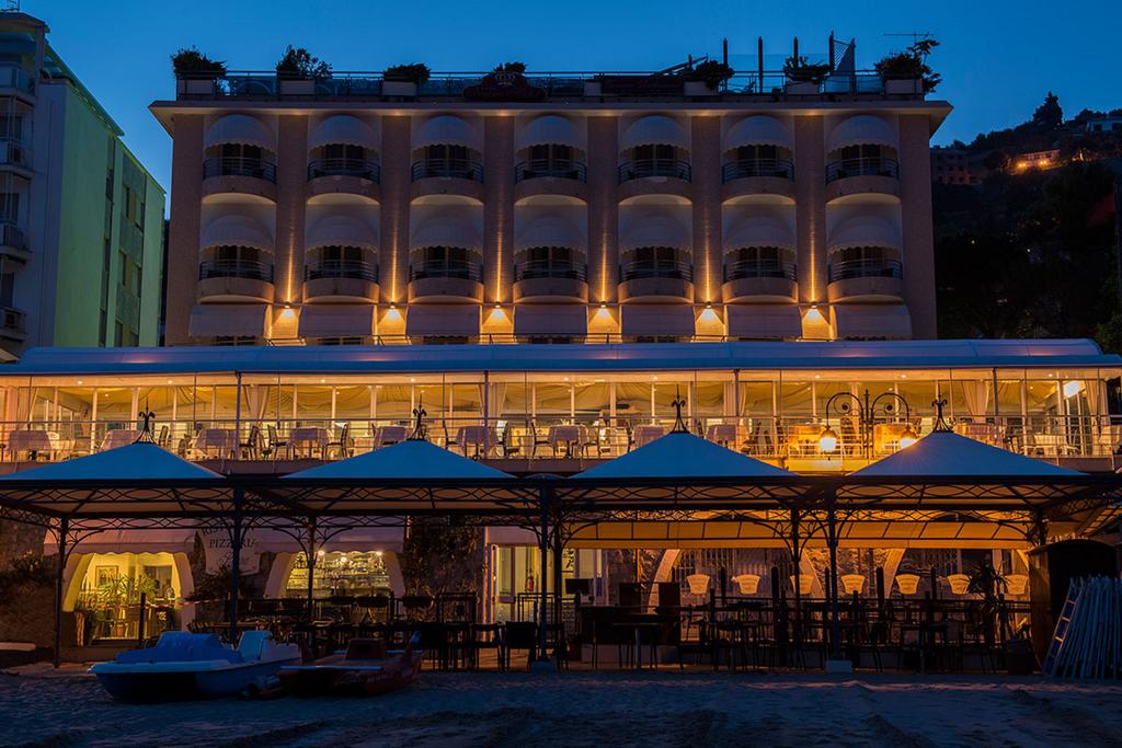 Hotel Regina, Alassio, Italië (Italiaanse Rivièra, strandhotel Alassio) www.alassio.nl