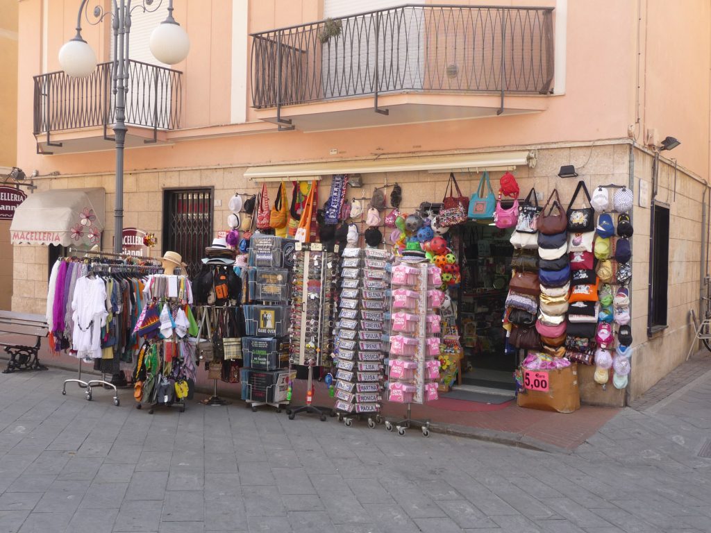 winkel Pietra Ligure, Ligurië, Italië (Bloemenrivièra)